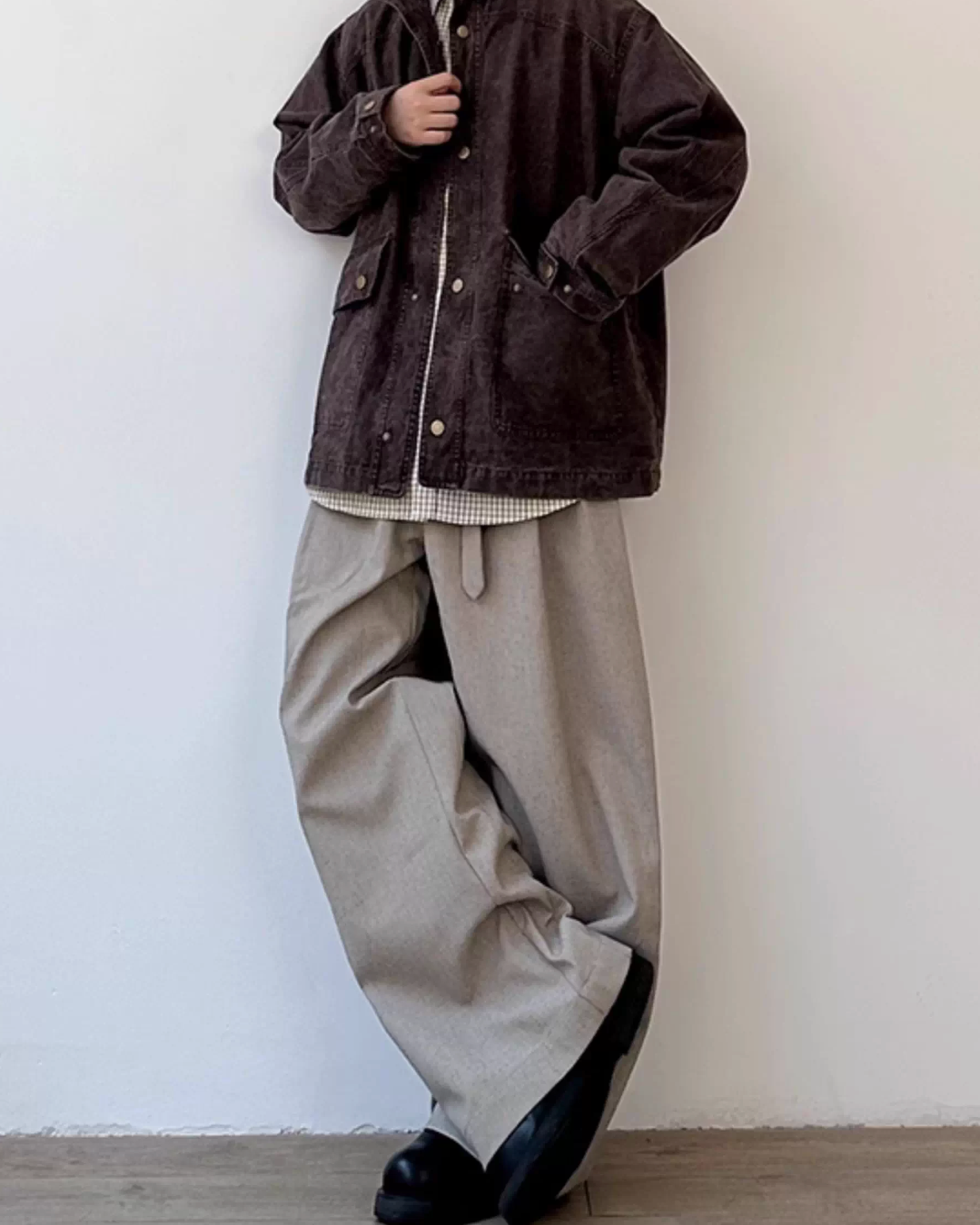 Wide Silhouette Tuck Pants N0896