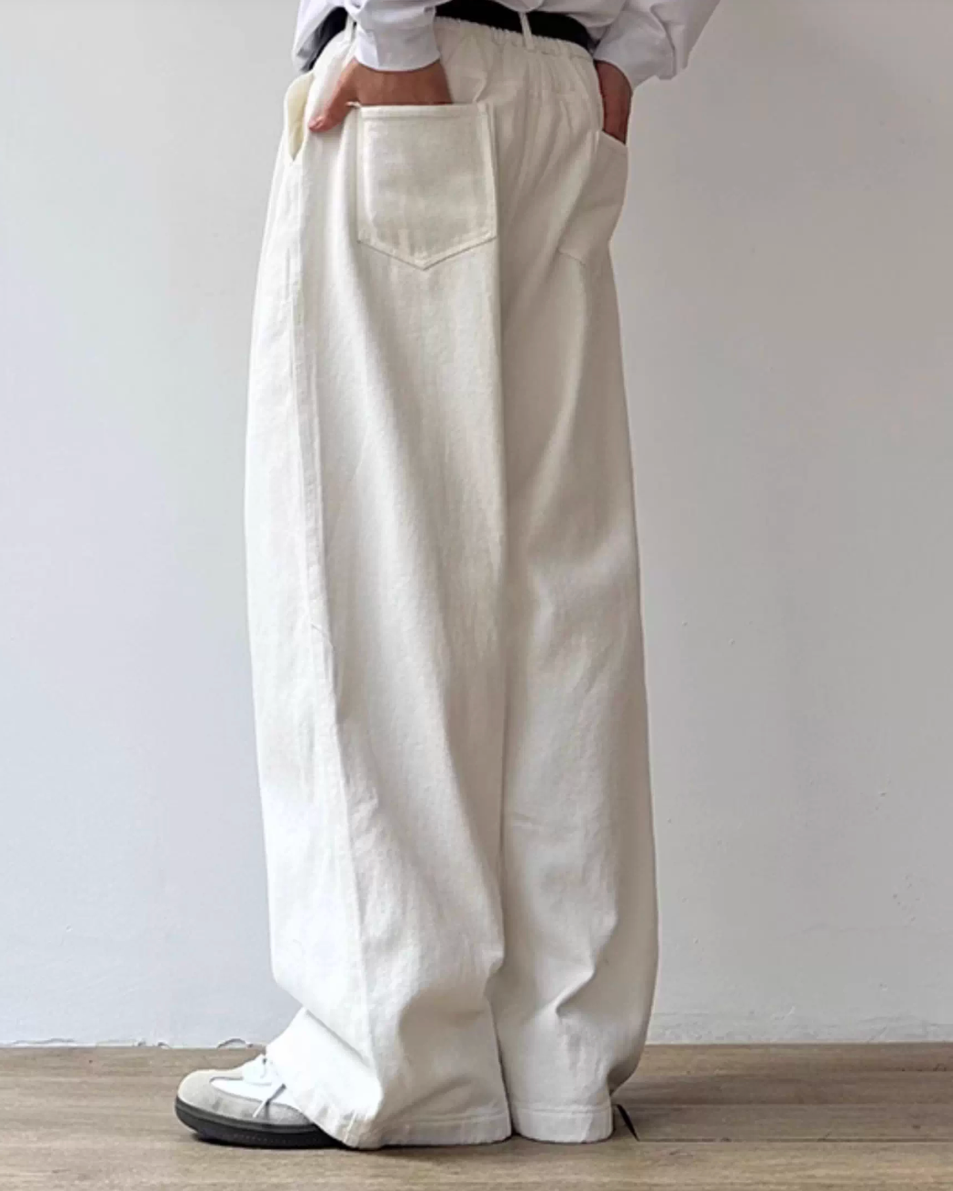 Relaxed Silhouette Tuck Wide Pants N0924