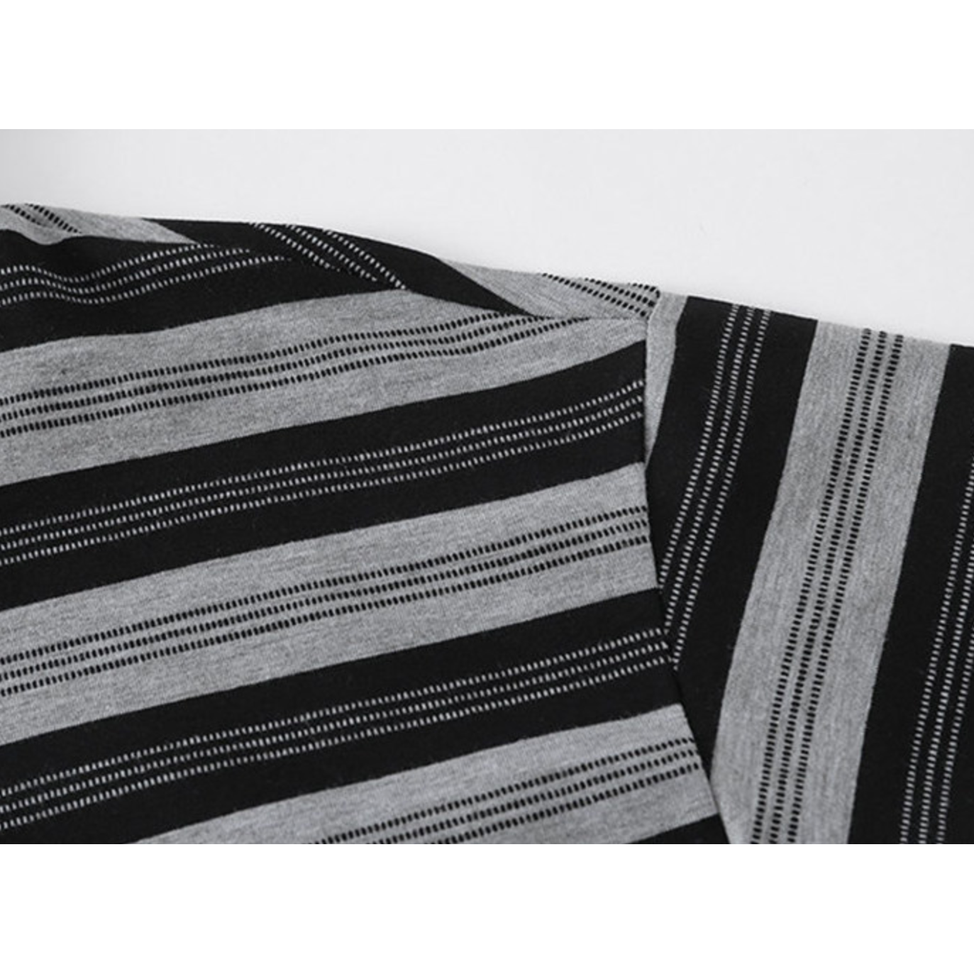 Gray Border Relaxed Half Sleeve Tee N1078