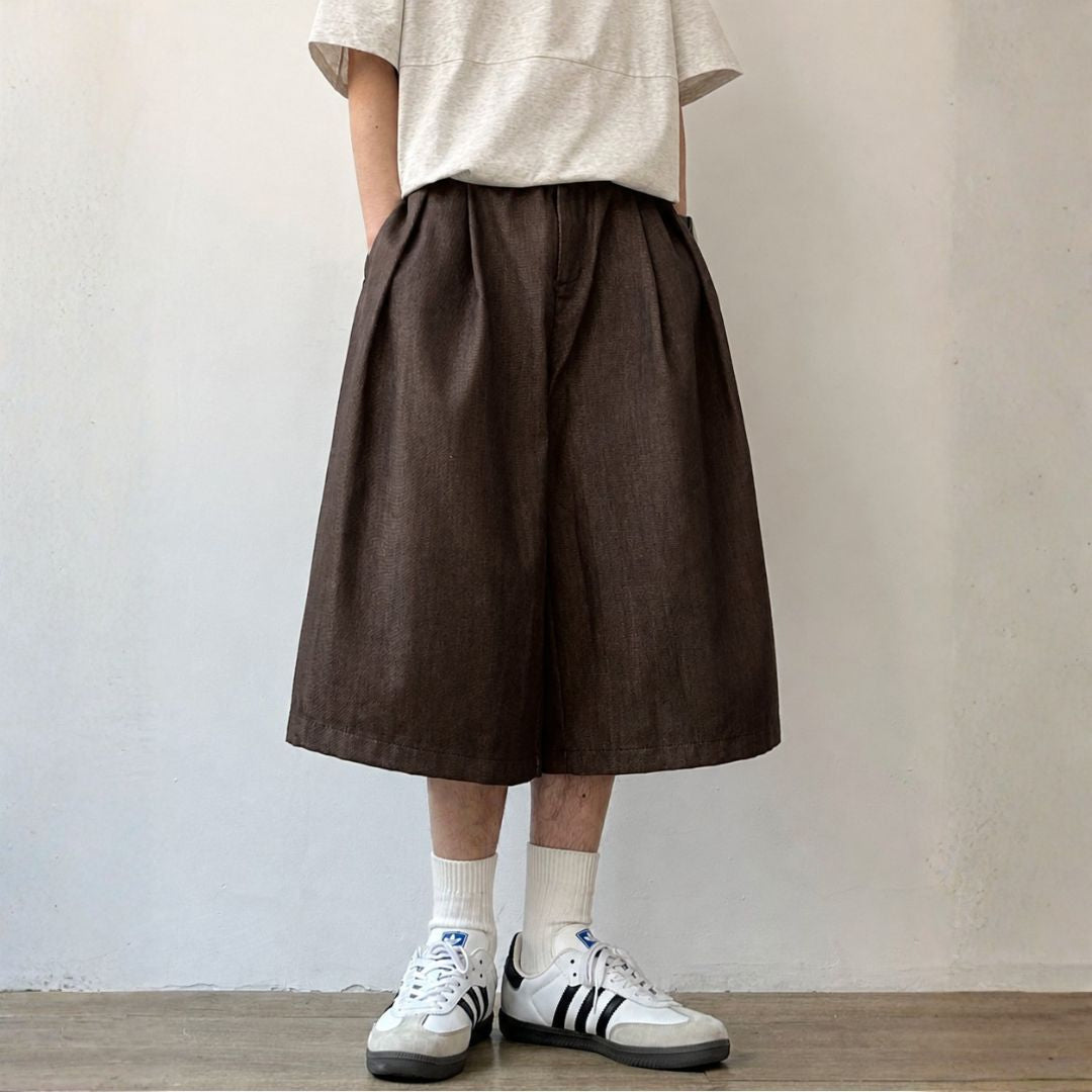 Wide Silhouette Tuck Short Pants N1088