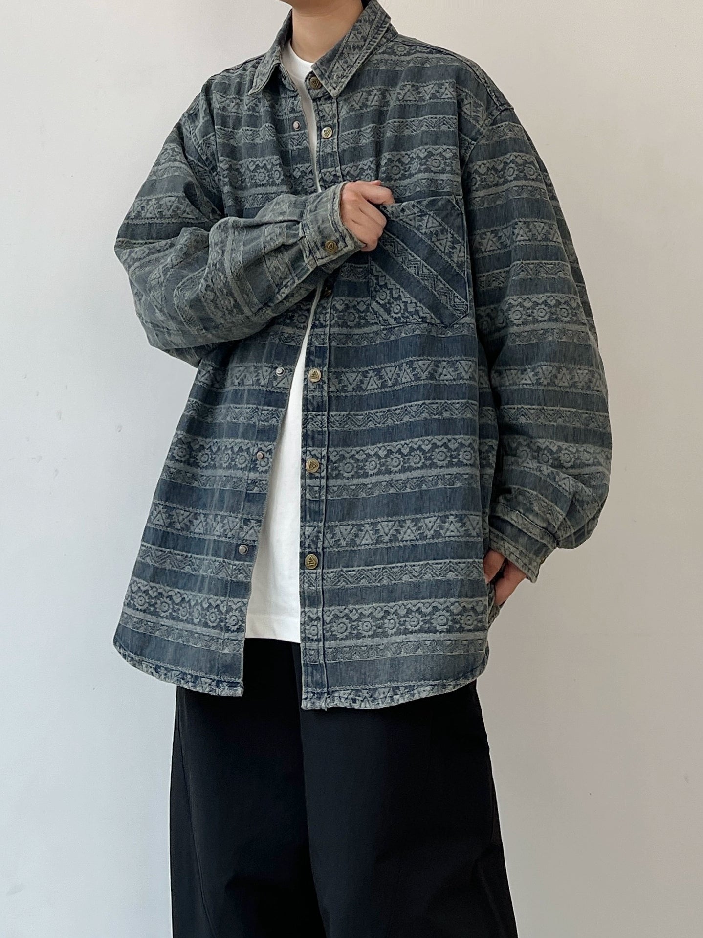 Tribal Design Relaxed Silhouette Long Sleeve Shirt N0652