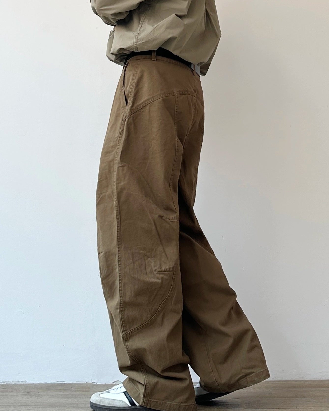 Wide Silhouette Cargo Pants N0907