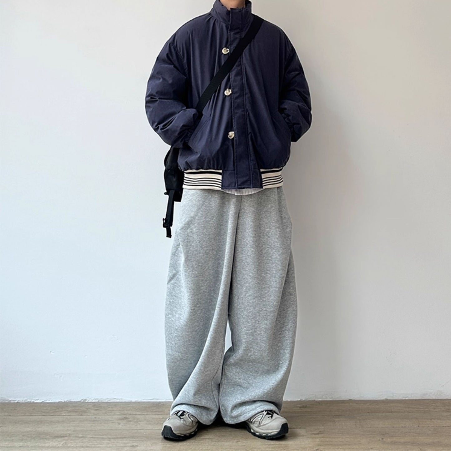 Volume Silhouette Stand Collar Outer N0978