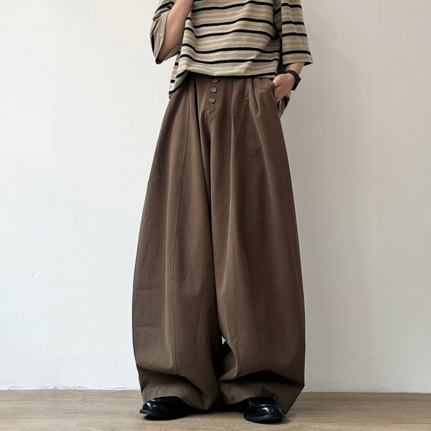 Tuck Silhouette Wide Pants N1080