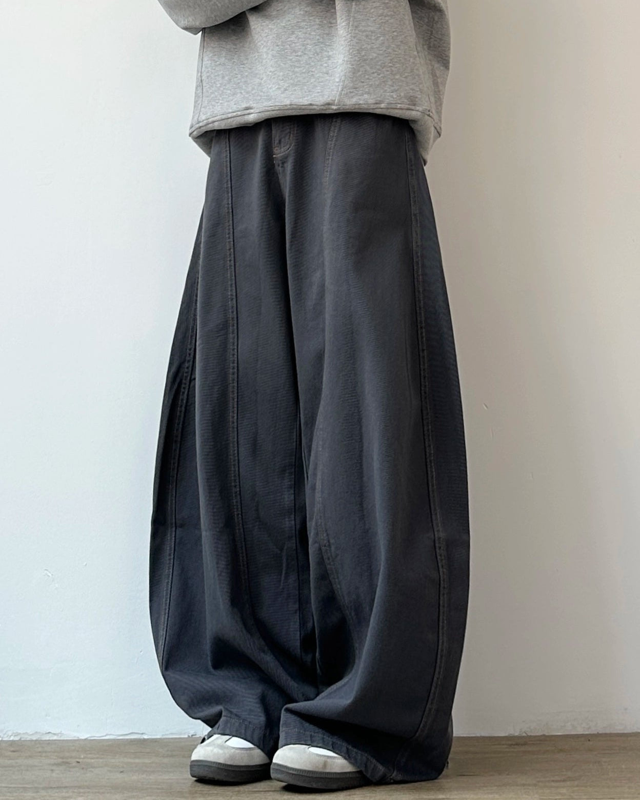 Wide-Legged Casual Jeans N0870