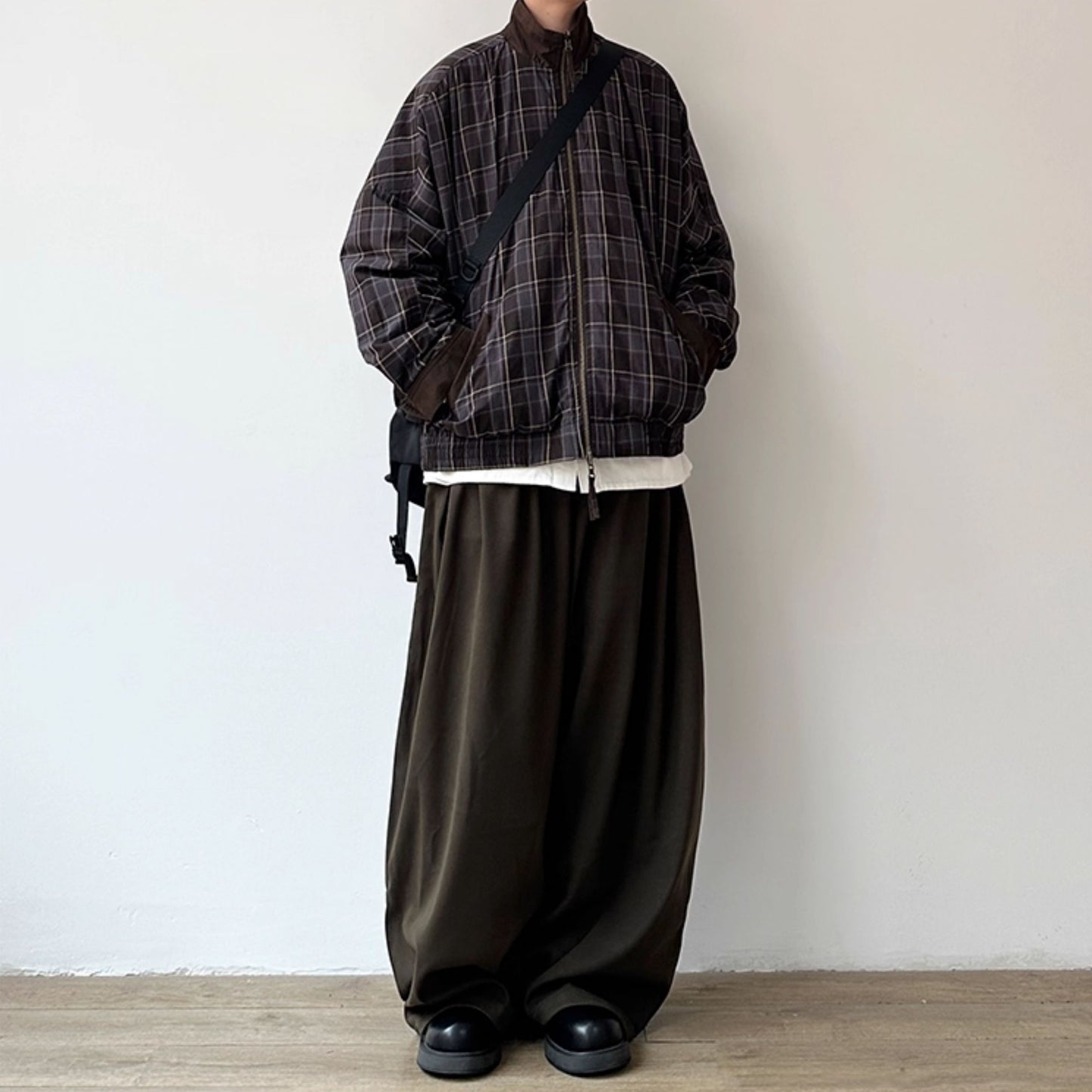 Volume Tuck Wide Cargo Pants N0958