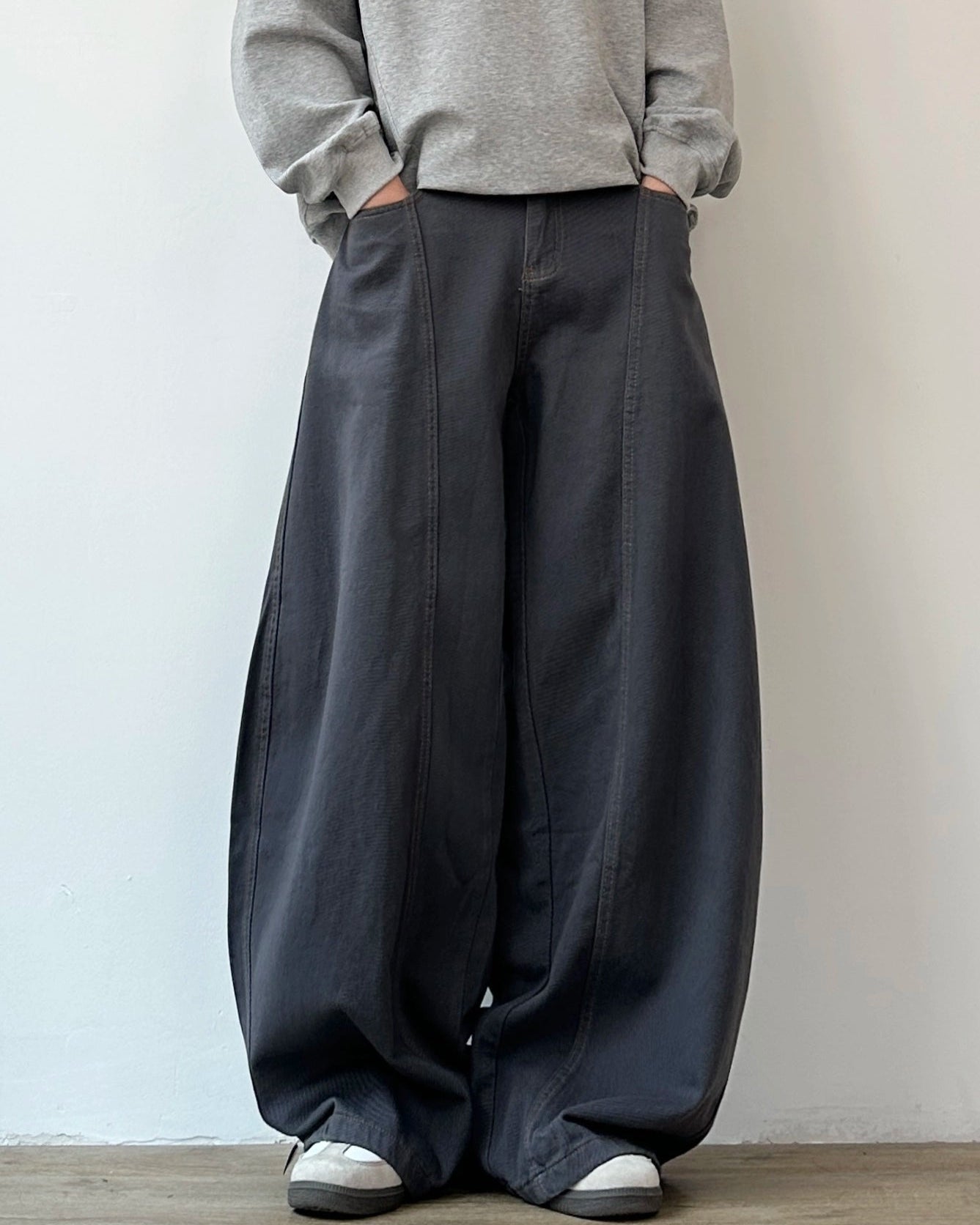 Wide-Legged Casual Jeans N0870