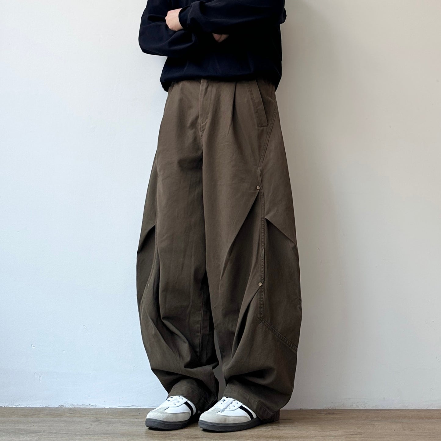 Volume Silhouette Cargo Pants N0948