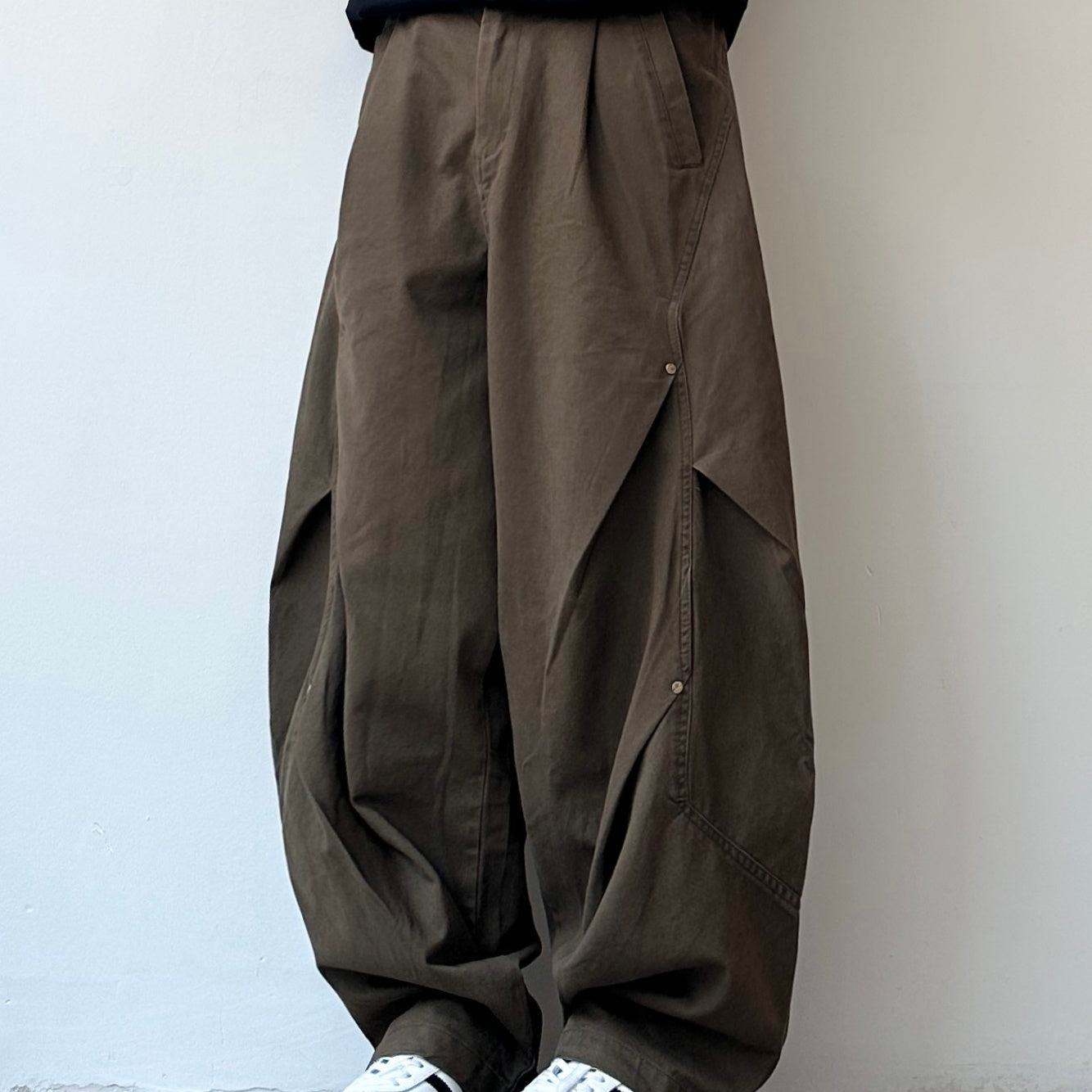 Volume Silhouette Cargo Pants N0948