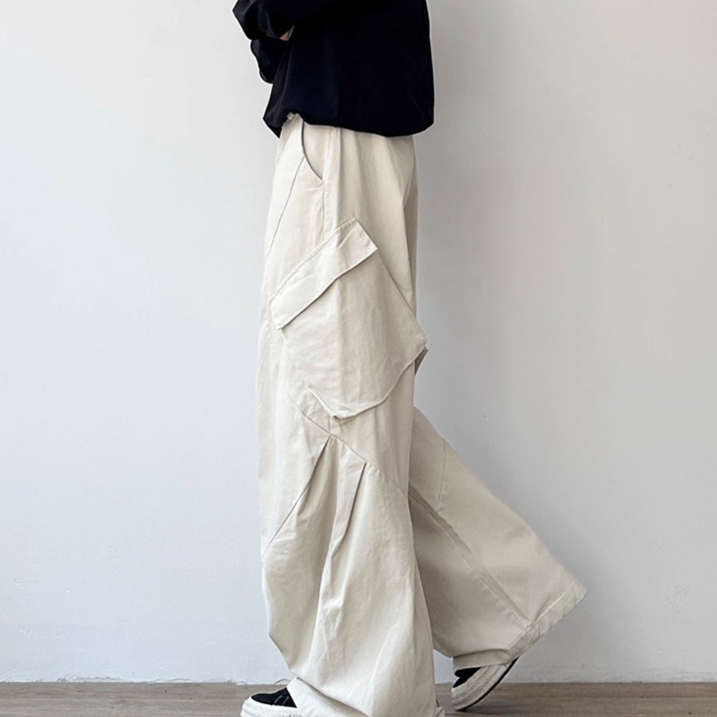 Asymmetric Detail Wide Cargo Pants N0952