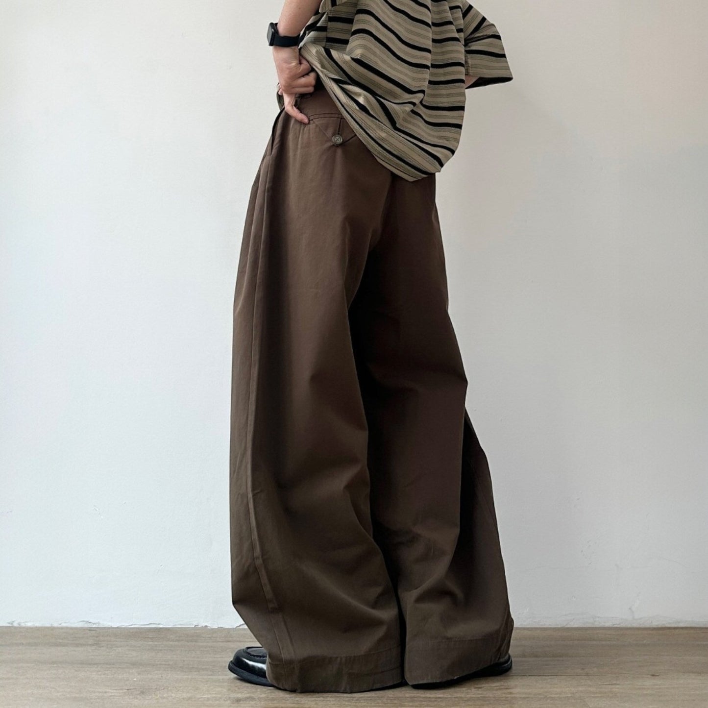 Tuck Silhouette Wide Pants N1080