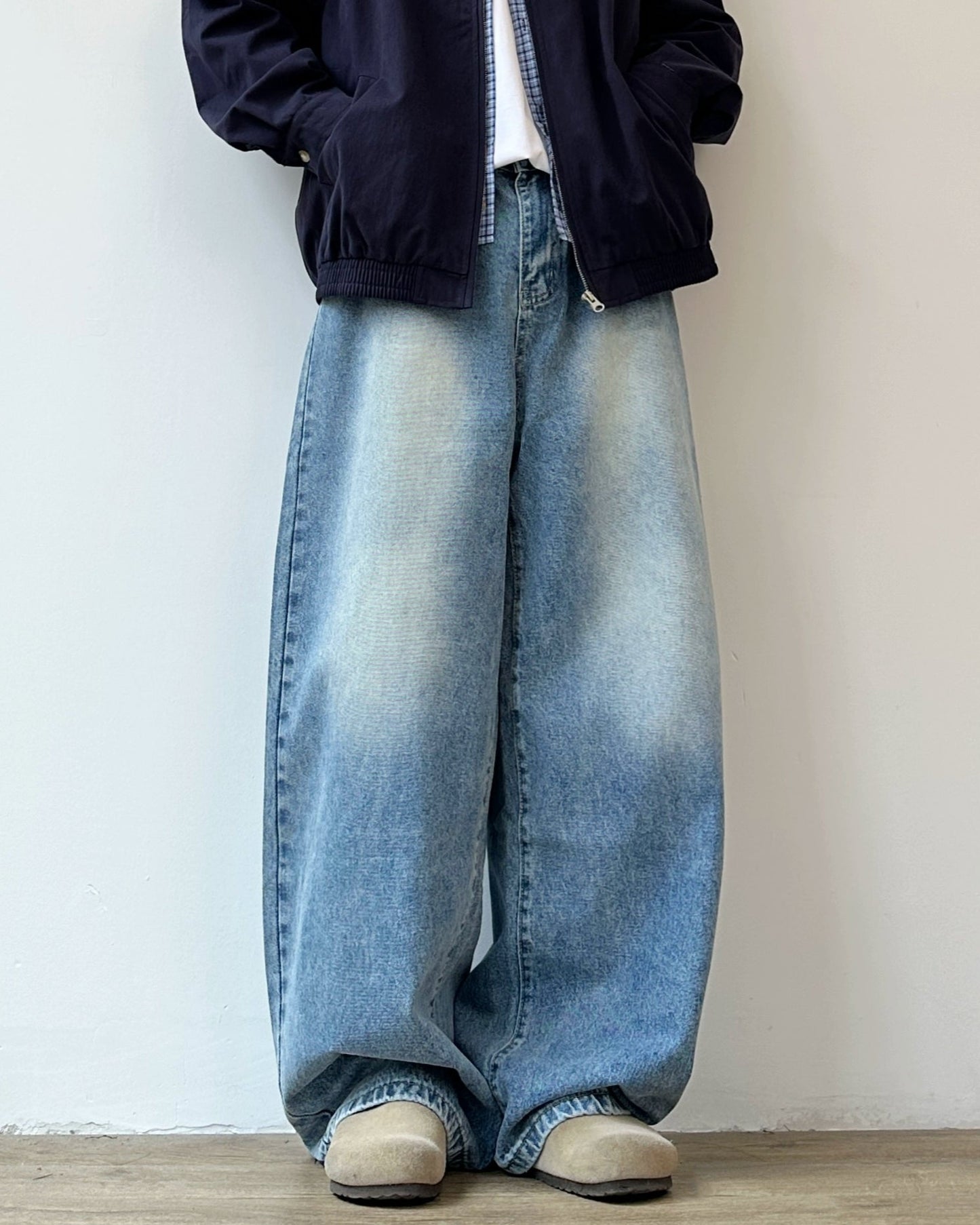 Wide Silhouette Fade Washed Jeans N0859