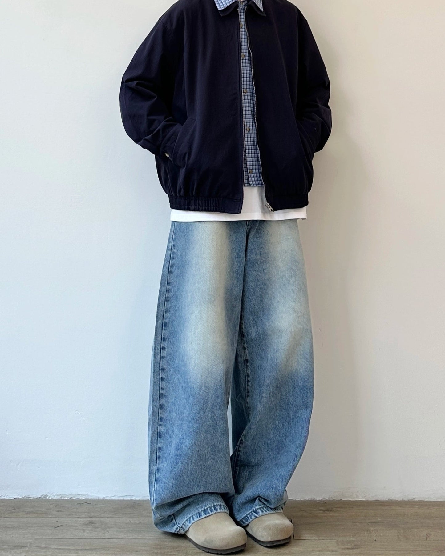 Wide Silhouette Fade Washed Jeans N0859