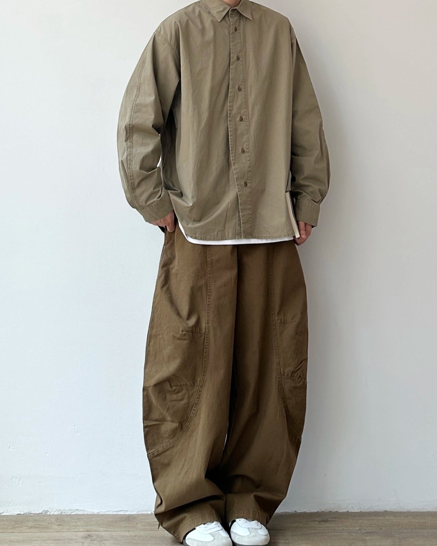 Wide Silhouette Cargo Pants N0907