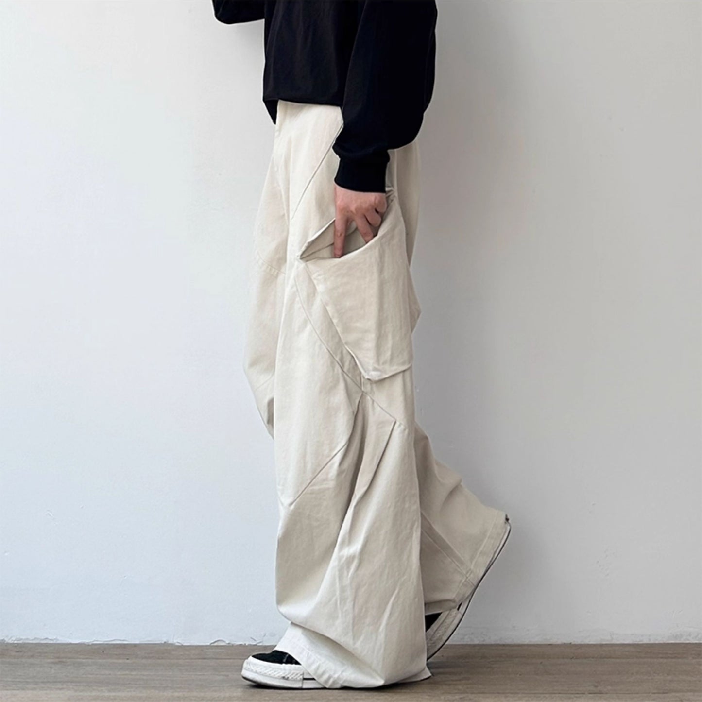 Asymmetric Detail Wide Cargo Pants N0952