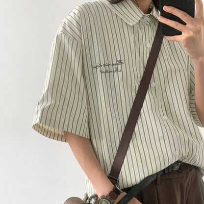 Plaid Light-colored Short-sleeved Shirt N0252